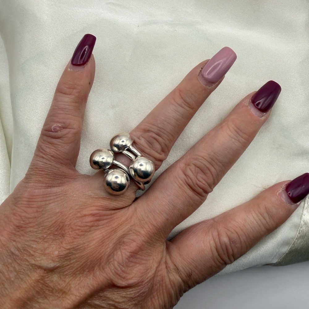 Chunky  Sterling Silver Women's Ring 9.34 grams stamped weight: 17.05 G - Picture 14 of 15